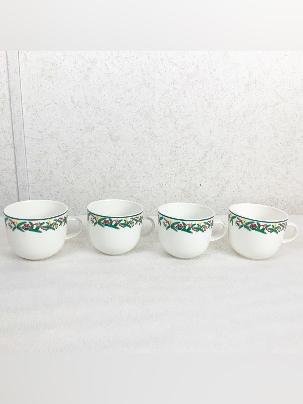 Vintage 1994 Sakura Christmas Cheer 4 Cups Mugs Sue Zipkin Stoneware Holiday